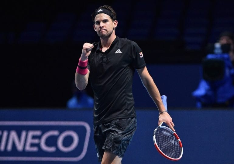 ATP Finals: Dominic Thiem schlägt Titelverteidiger Stefanos Tsitsipas