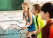 Kinder lernen Tennis: Der spielerische Einstieg ist wichtig